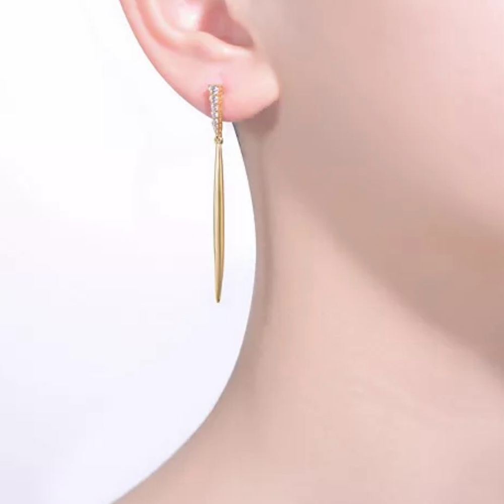 Elegant 14KY Gold Drop Earrings 1/4 CT RND